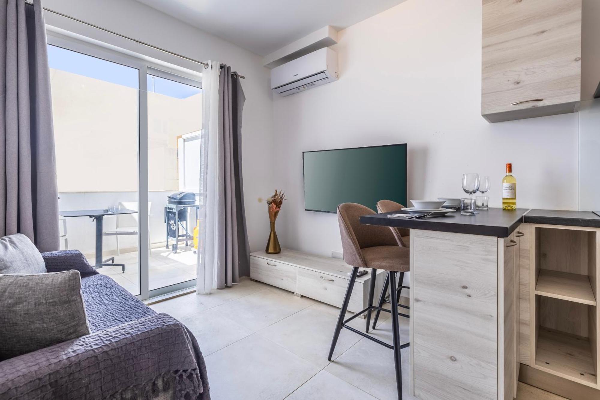 Dorris'S Apartment 5 Min Walk From St Julians San Gwann Exterior photo